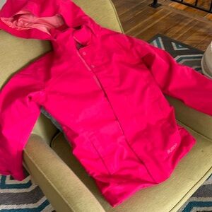 Burton hot pink snowboard ski jacket must see ! Sold out in stores